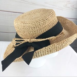 A40 Big Straw Hat With Black Ribbon